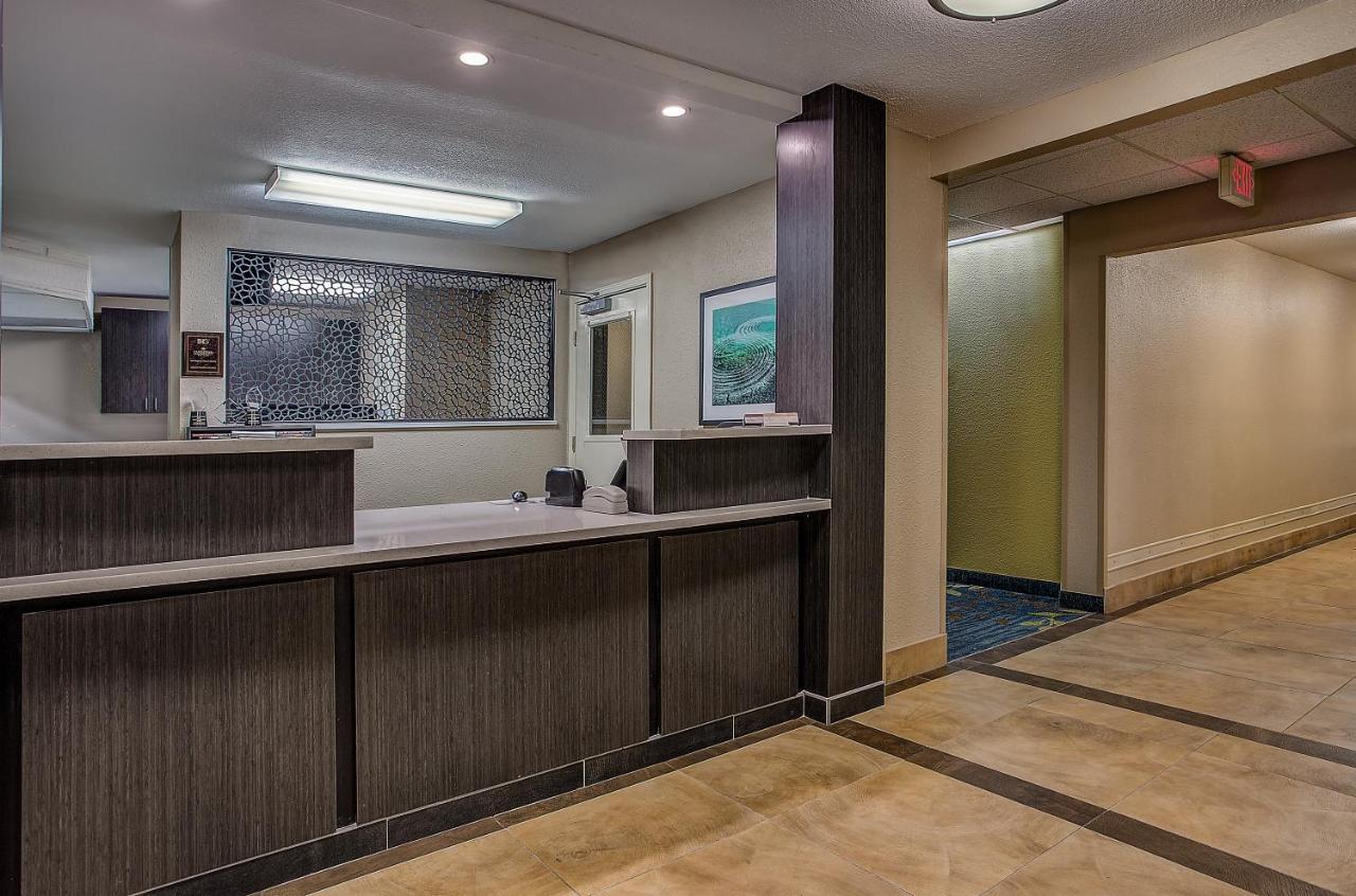 Candlewood Suites Louisville Airport By Ihg Екстер'єр фото